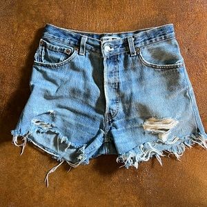 Re/done Levi’s cutoff shorts